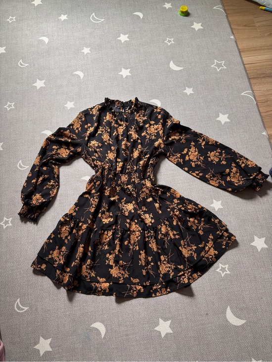 SHEIN Dresses & Skirts - SHEIN Black Long-Sleeve Floral Ruffle Dress